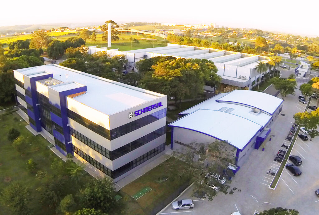 Schmersal zera impacto de CO2